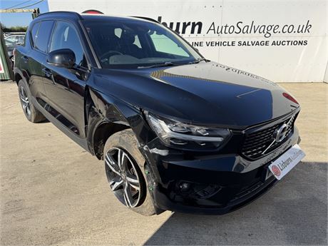 VOLVO XC40 R-DESIGN T3 AUTO