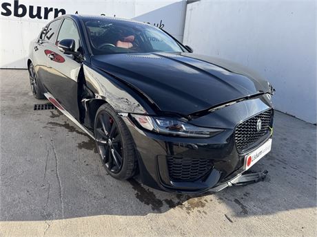 JAGUAR XE R-DYNAMIC SE BLACK D MHEV A